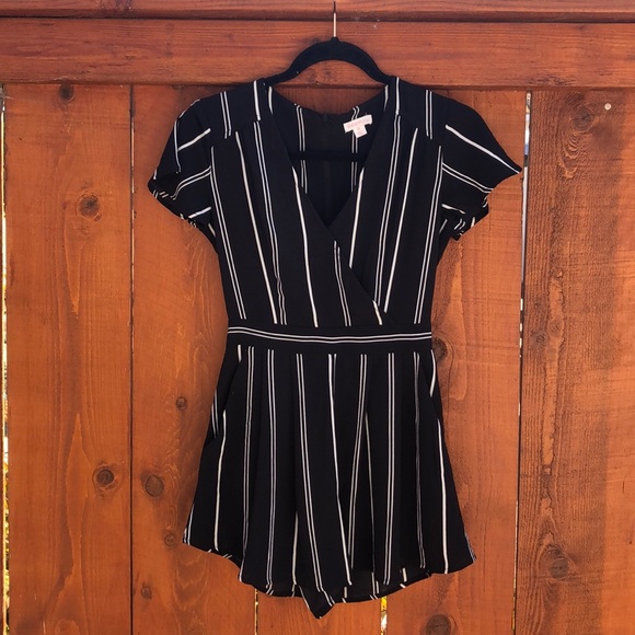 Romper *SOLD* - Picture 1 of 8